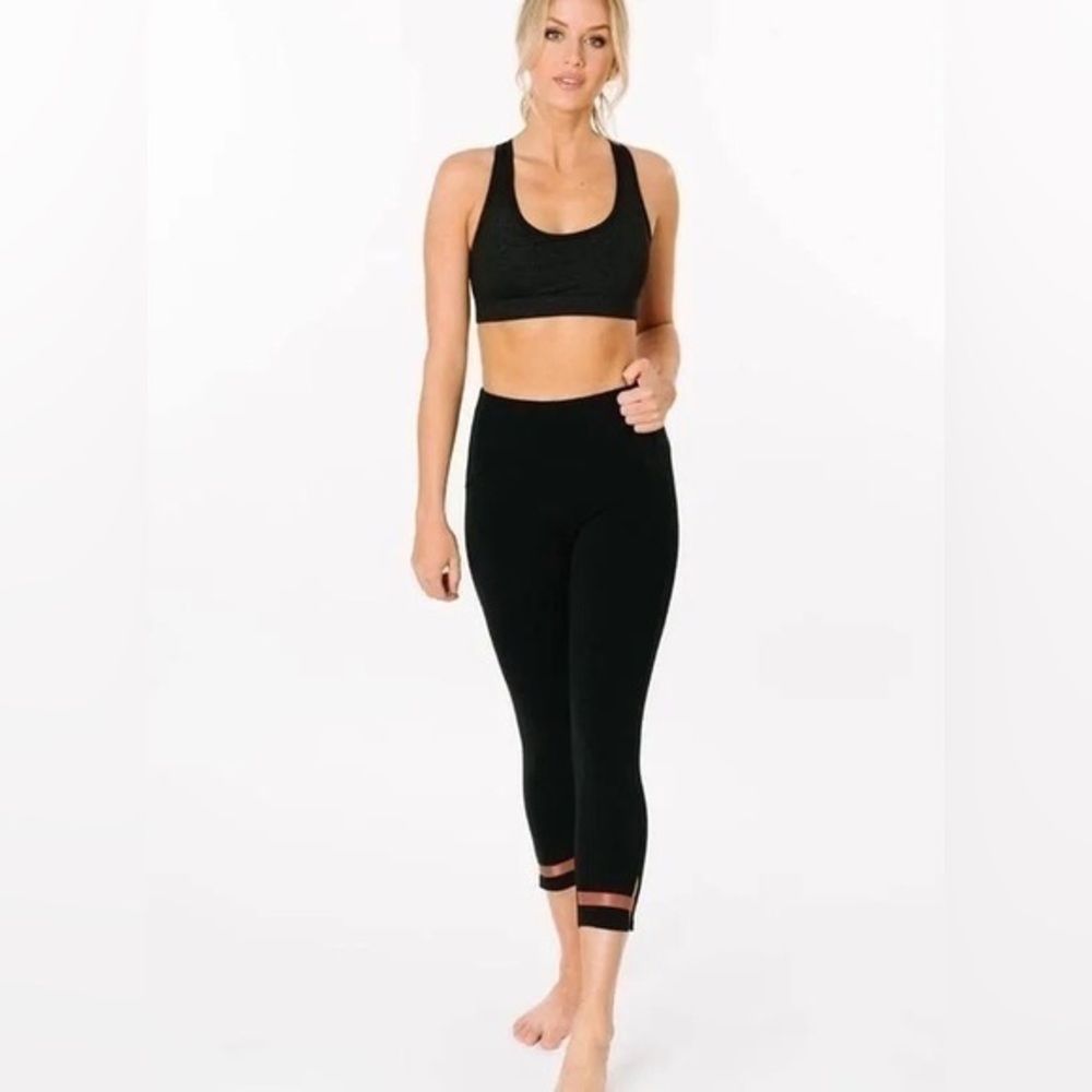 Zyia Black GOLD Strap Deluxe Hi-Rise 7/8 Stirrup Leggings Women’s size 14 16 XL